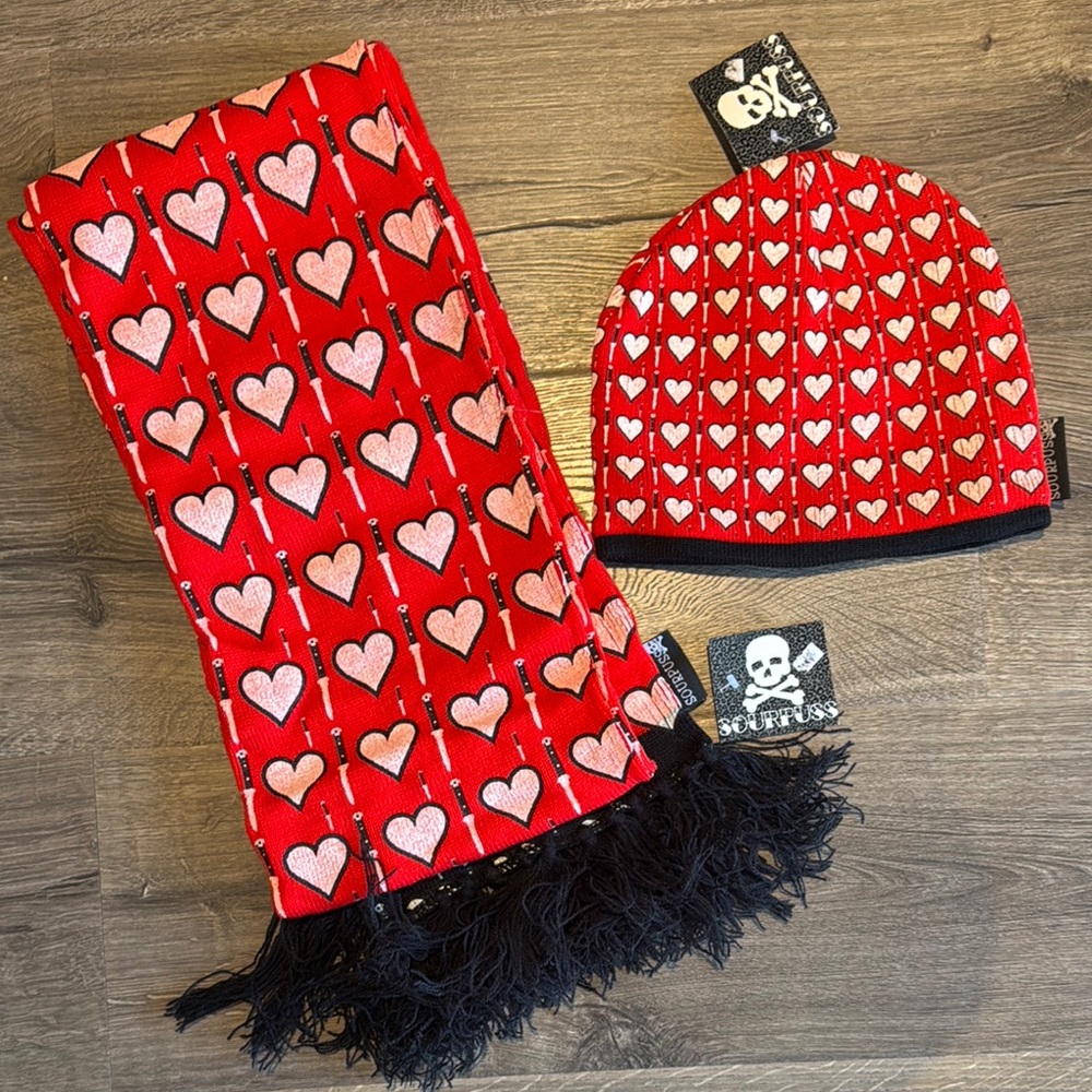 Sourpuss Heart and Knife Scarf and Beanie Set